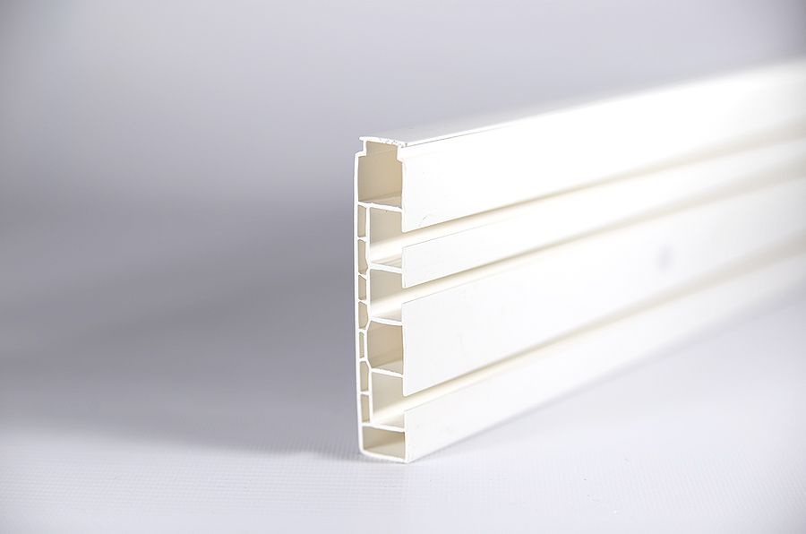 Карниз ЭКОНОМ 3х рядный 160см в инд. упак. (крючок+стопор)