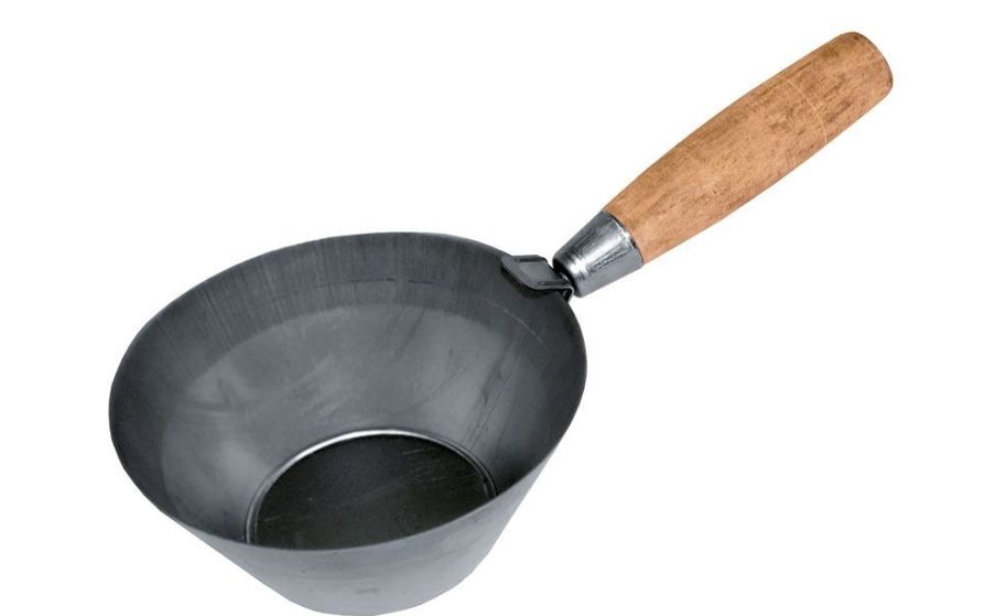 Ковш стальной штукатурный деревянная ручка плоское дно