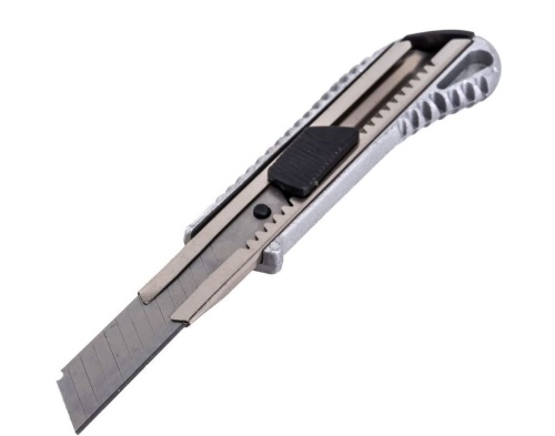 Нож 18 мм выдвижное лезвие металлический корпус автомат фиксатор Вихрь 73/10/10/1