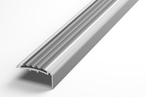 Порог угловой противоскол.алюминий для ступени серебро 20*40*0,9 (ПУ 71.900.001)