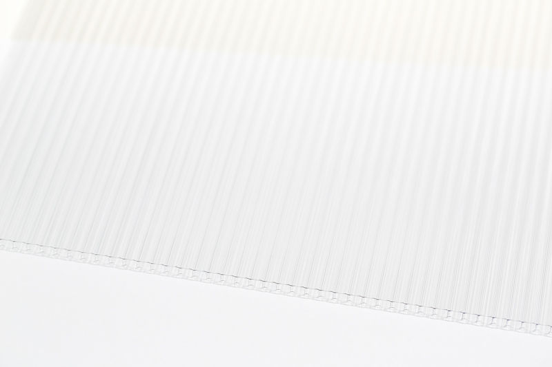 Поликарбонат для теплиц прозрачный Sellex Комфорт 4мм 2,1х6м (0,56 кг/м2)